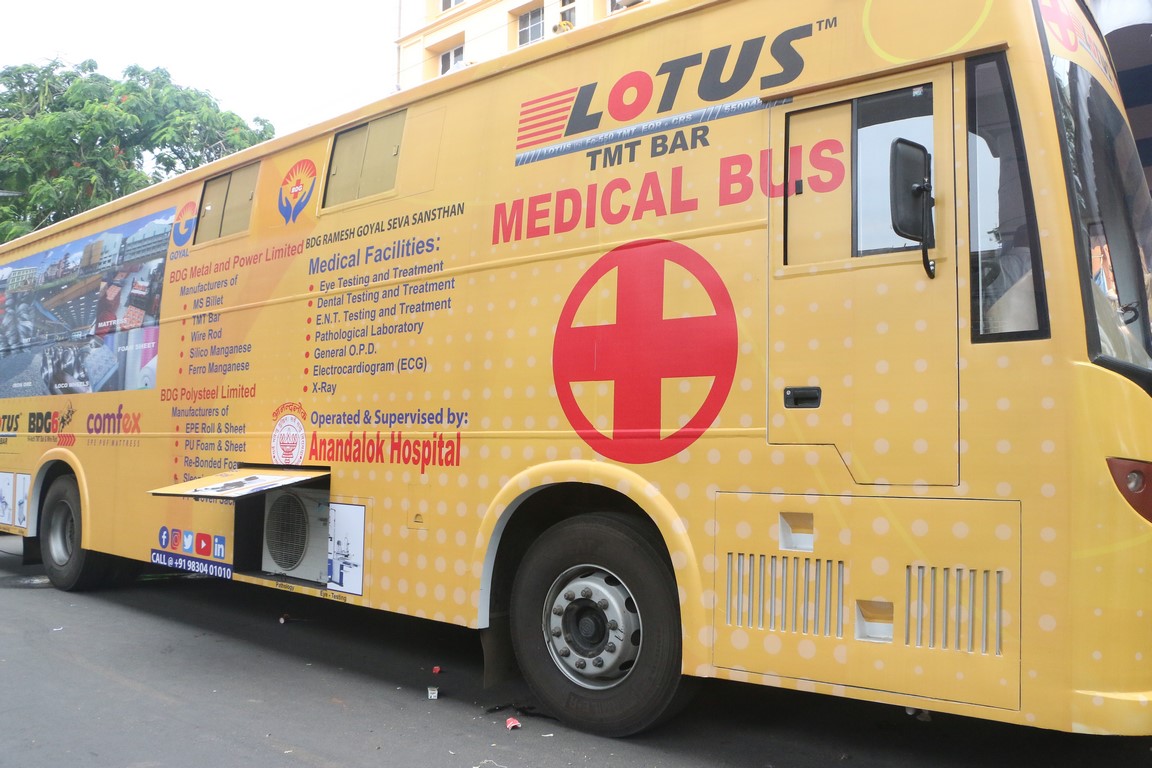 Mobile Medical Bus by BDG Ramesh Goyal Seva Sansthan with diagnostic facilities